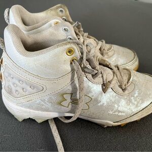 Under Armour Kids' Cream and Gold Baseball Cleats